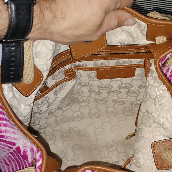 💝NWOT Michael by Michael Kors pink and white pattern fabric handbag💝 - Picture 10 of 13